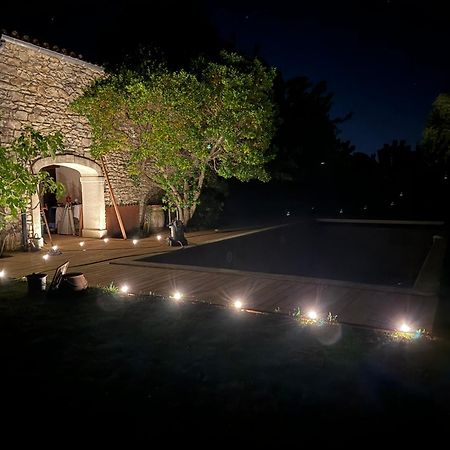 Le Coing Des Vignes Bed and Breakfast Mauressargues Exteriör bild