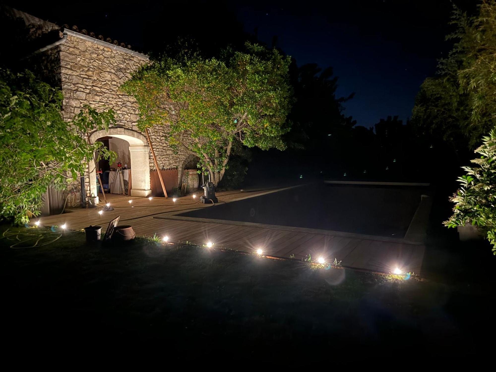 Le Coing Des Vignes Bed and Breakfast Mauressargues Exteriör bild